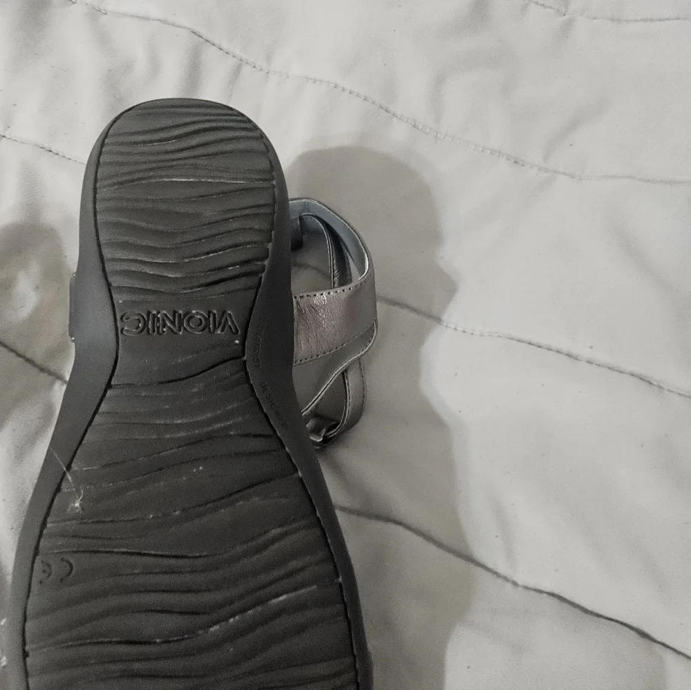 Vionic Sandals - Picture 14 of 14